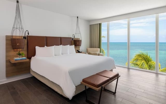 One Bedroom Oceanfront Suite King