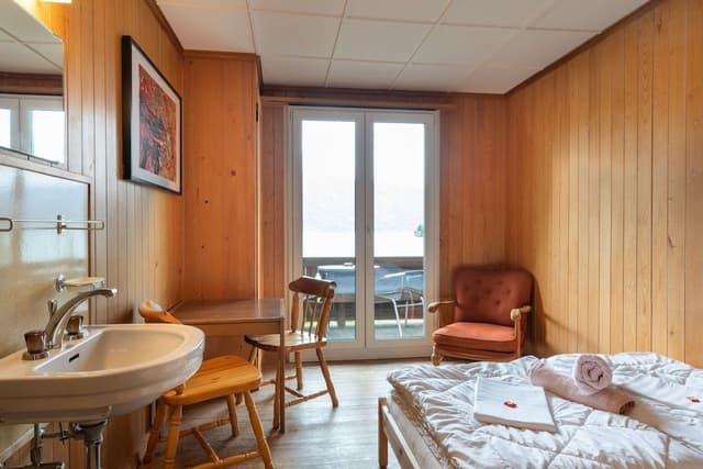 Basic Double Room, Shared Bathroom, Lake View