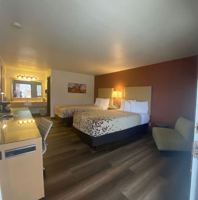 Deluxe Room, 1 King Bed