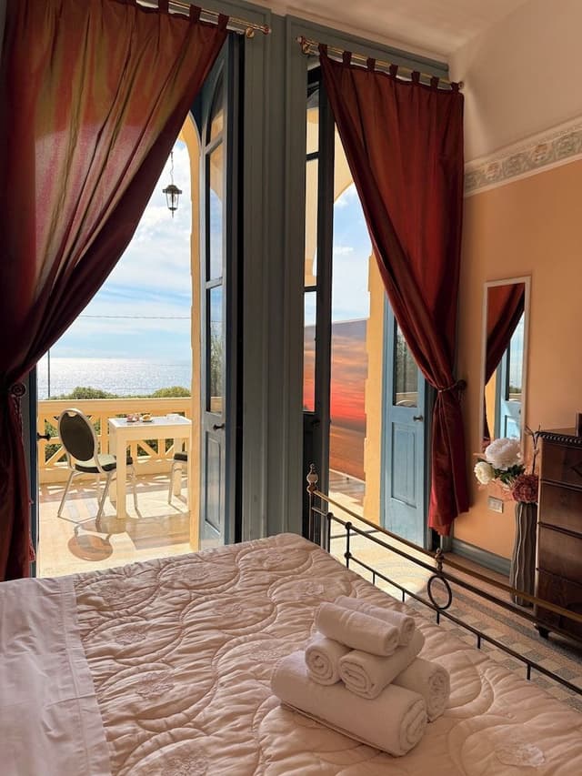 Superior Double Room, 1 Queen Bed, Ensuite, Sea View