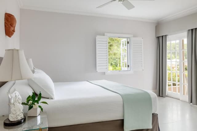 One-Bedroom Beachfront Suite