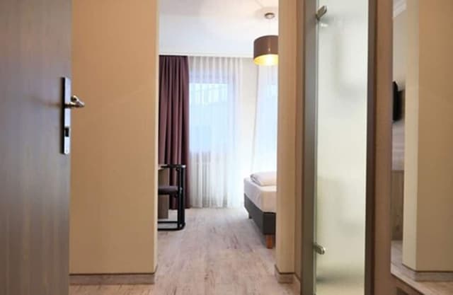 Business Single Room