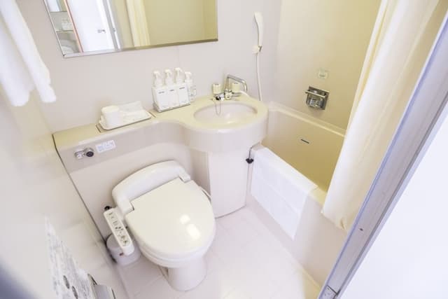 Single Room, Smoking