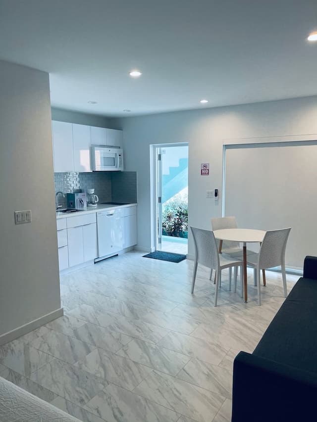 Junior Studio Suite