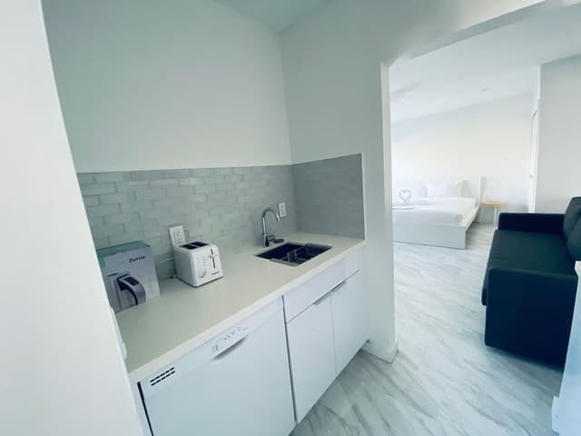 Deluxe Studio Suite