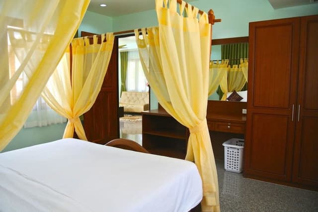 1-Bedroom Villa with Pool View