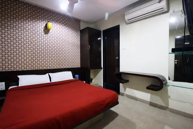 Deluxe AC Room