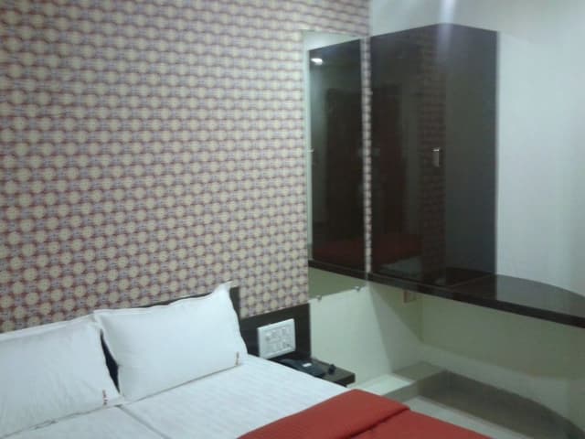 Deluxe AC Room