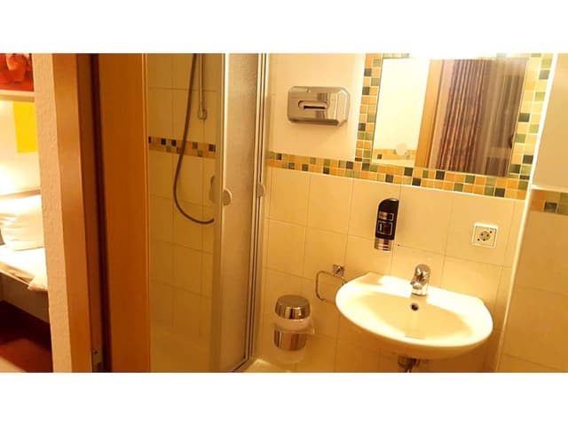 Economy Double or Twin Room, Shared Bathroom