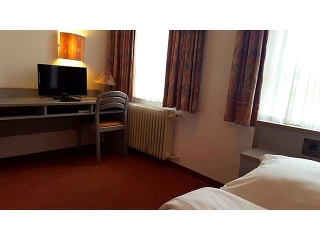 Economy Double or Twin Room, Shared Bathroom