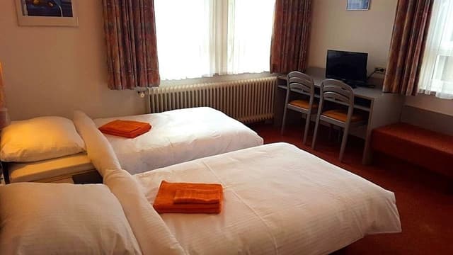 Economy Double or Twin Room, Shared Bathroom