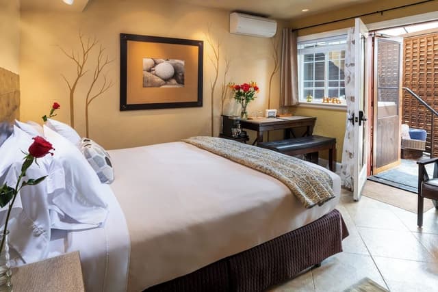 The Stone Pine, 1 Queen Bed, Private Bathroom