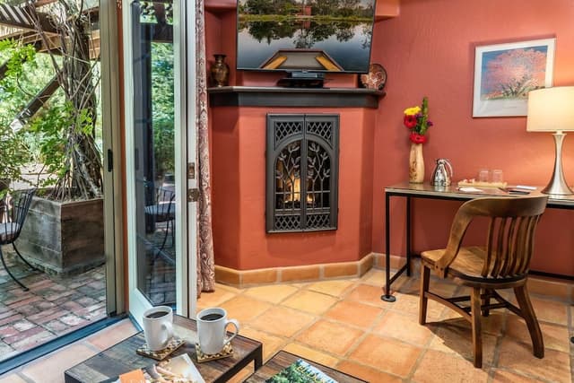The Cottonwood, 1 King Bed, Private Bathroom