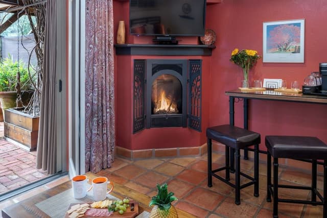 The Cottonwood, 1 King Bed, Private Bathroom