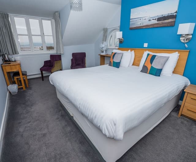 Deluxe Double Room, 1 King Bed, Sea View