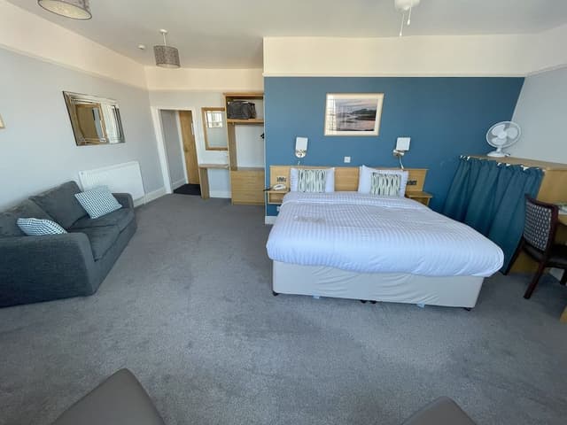 Deluxe Double Room, 1 King Bed, City View