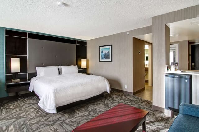 1 KING BED DELUXE ROOM WITH WHIRLPOOL NONSMOK