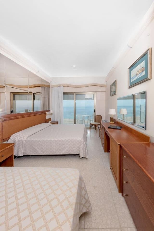 Standard Triple Room, Balcony, Sea View