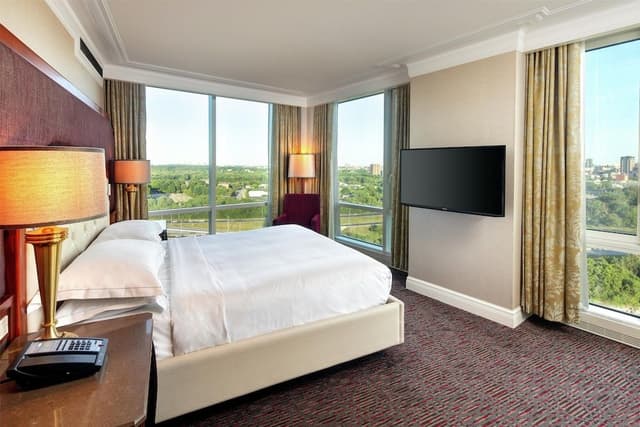 1 Bedroom Suite, 1 King Bed, Jetted Tub
