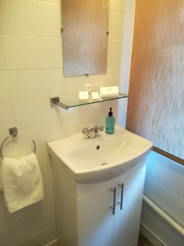 Single Room, Sea View