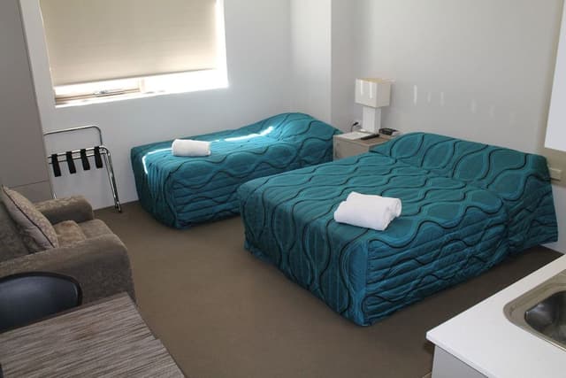 Deluxe Studio (Triple Room )