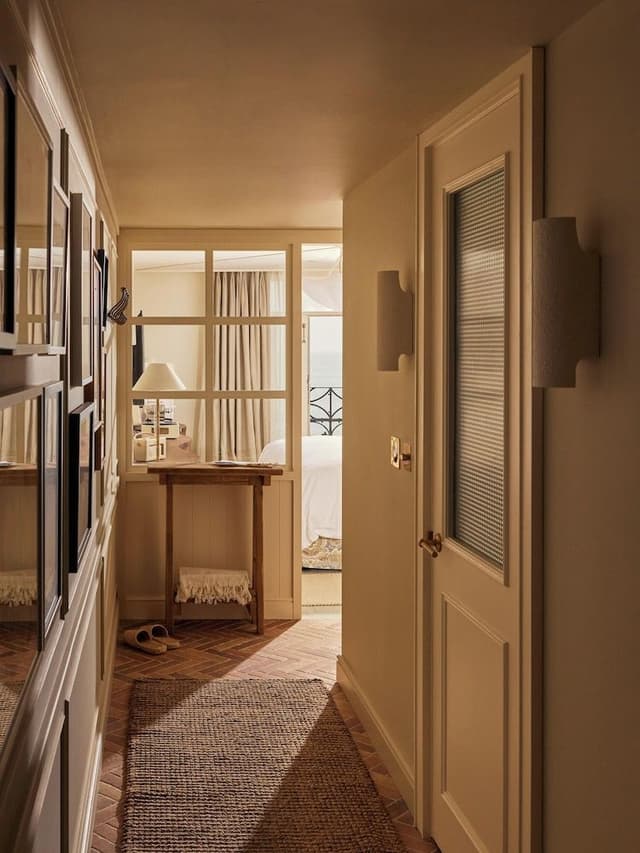 Large Guest Room with Sea View & Balcony