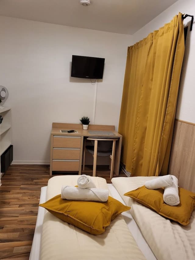 Business Room, Non Smoking, Garden View