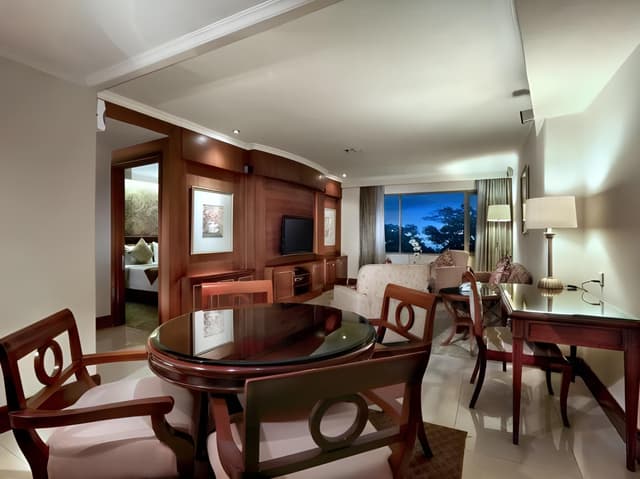ASTON Tropicana Suite
