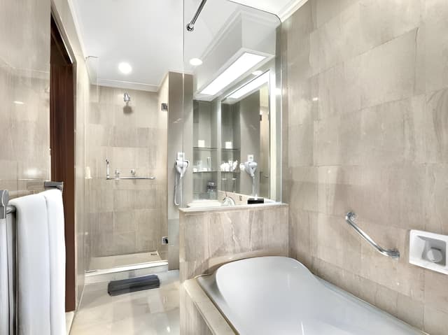 ASTON Tropicana Suite