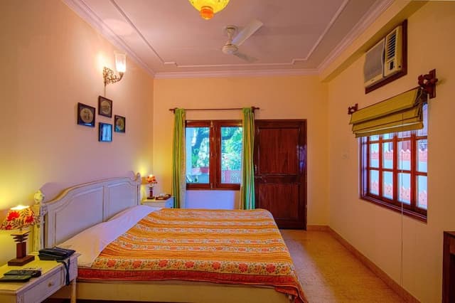 Elite Room, 1 King Bed