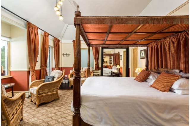 Deluxe Double Suite with Hot tub