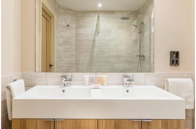 Deluxe Double Suite with Hot tub