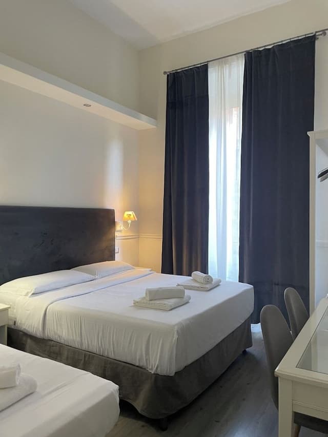 Deluxe Triple Room, 1 Bedroom, Ensuite, City View (External)