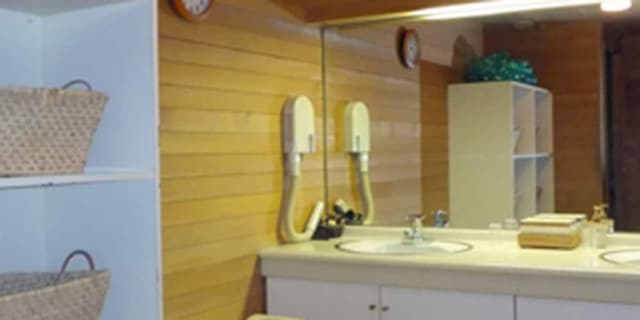 Standard Room with Loft and Shared Bathroom, Mountain View