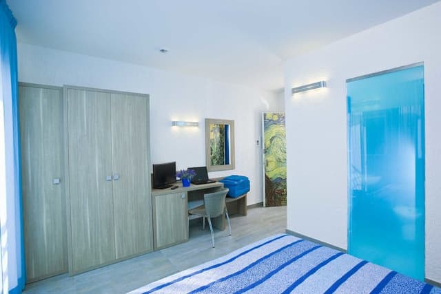Double or Twin Room, Partial Sea View
