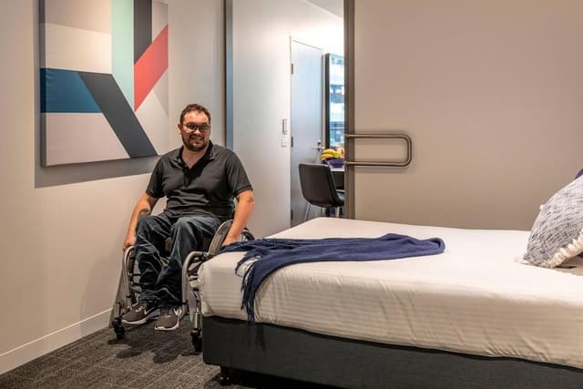 Room, 1 King Bed, Accessible, Non Smoking (Efficiency)