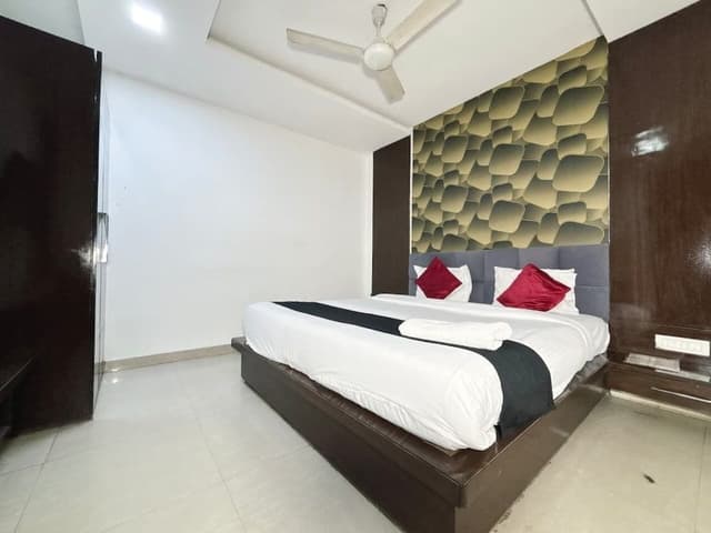 Family Room, City View
