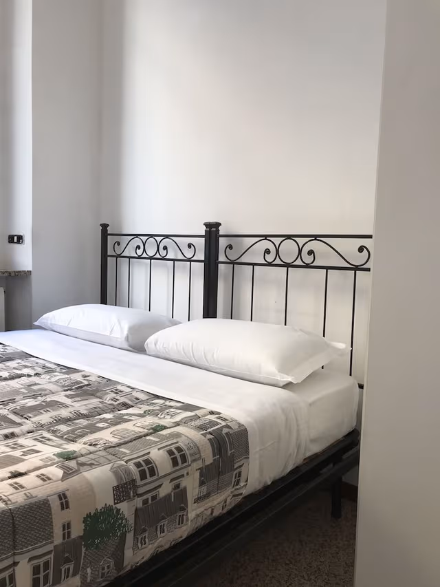 Double or Twin Room, Shared Bathroom