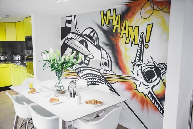 Super Deluxe Two Bedroom Loft Apartment (The While Loft)