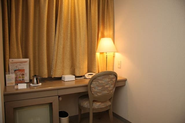 Single Room, Smoking