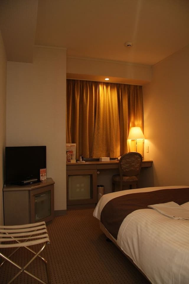 Single Room, Smoking