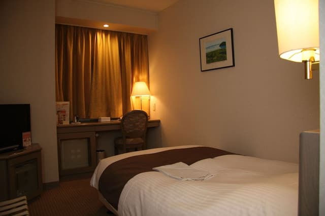 Single Room, Smoking
