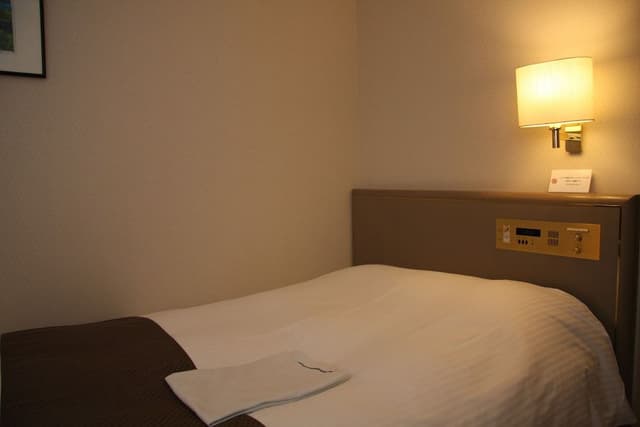 Single Room, Smoking
