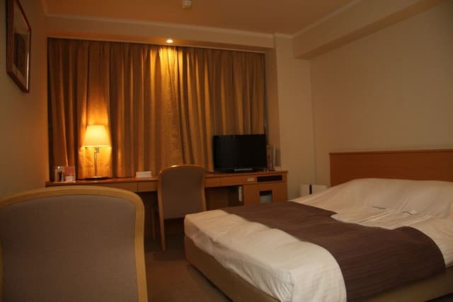 Double Room, Smoking