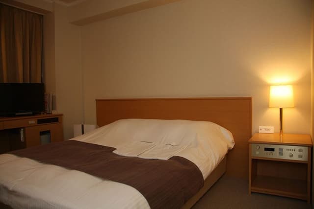 Double Room, Smoking