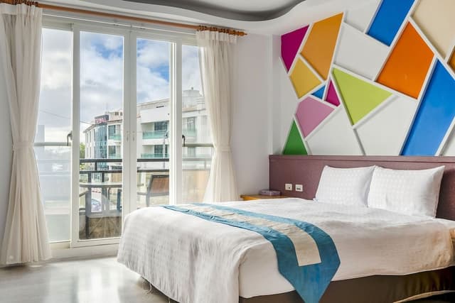 Superior Double Room, Bathtub