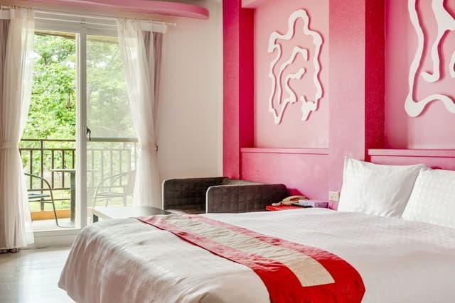 Double Room, Bathtub, Mountain View