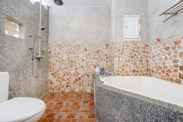 Superior Double Room, Bathtub
