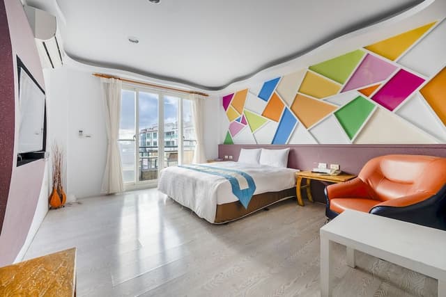 Superior Double Room, Bathtub