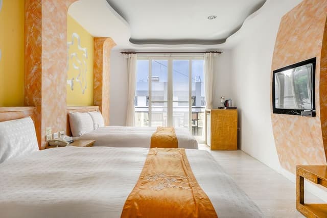 Superior Quadruple Room, Bathtub